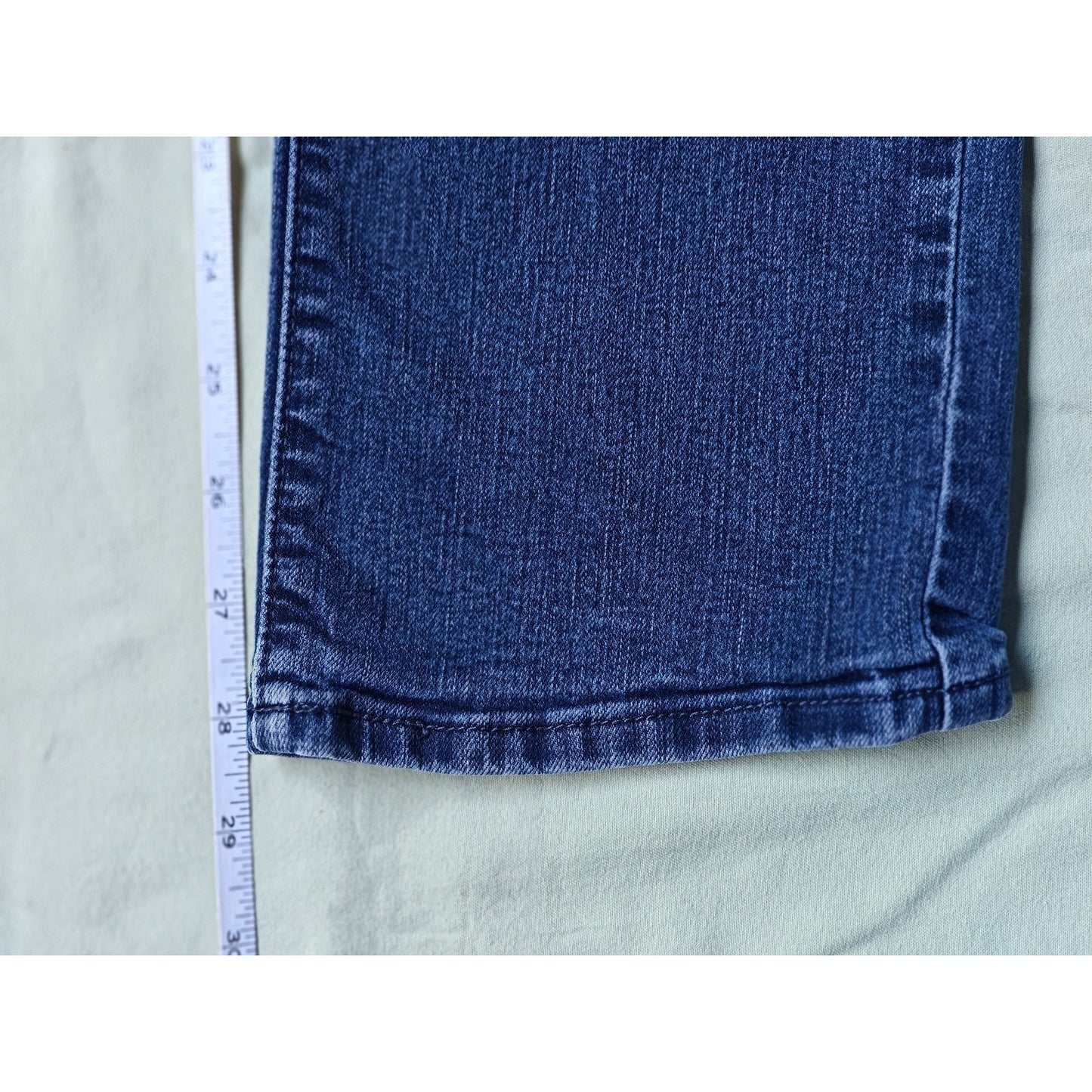 Levi's 505 Straight Leg Jeans Blue Denim Classic Fit Zip Fly 5-Pocket Size 4