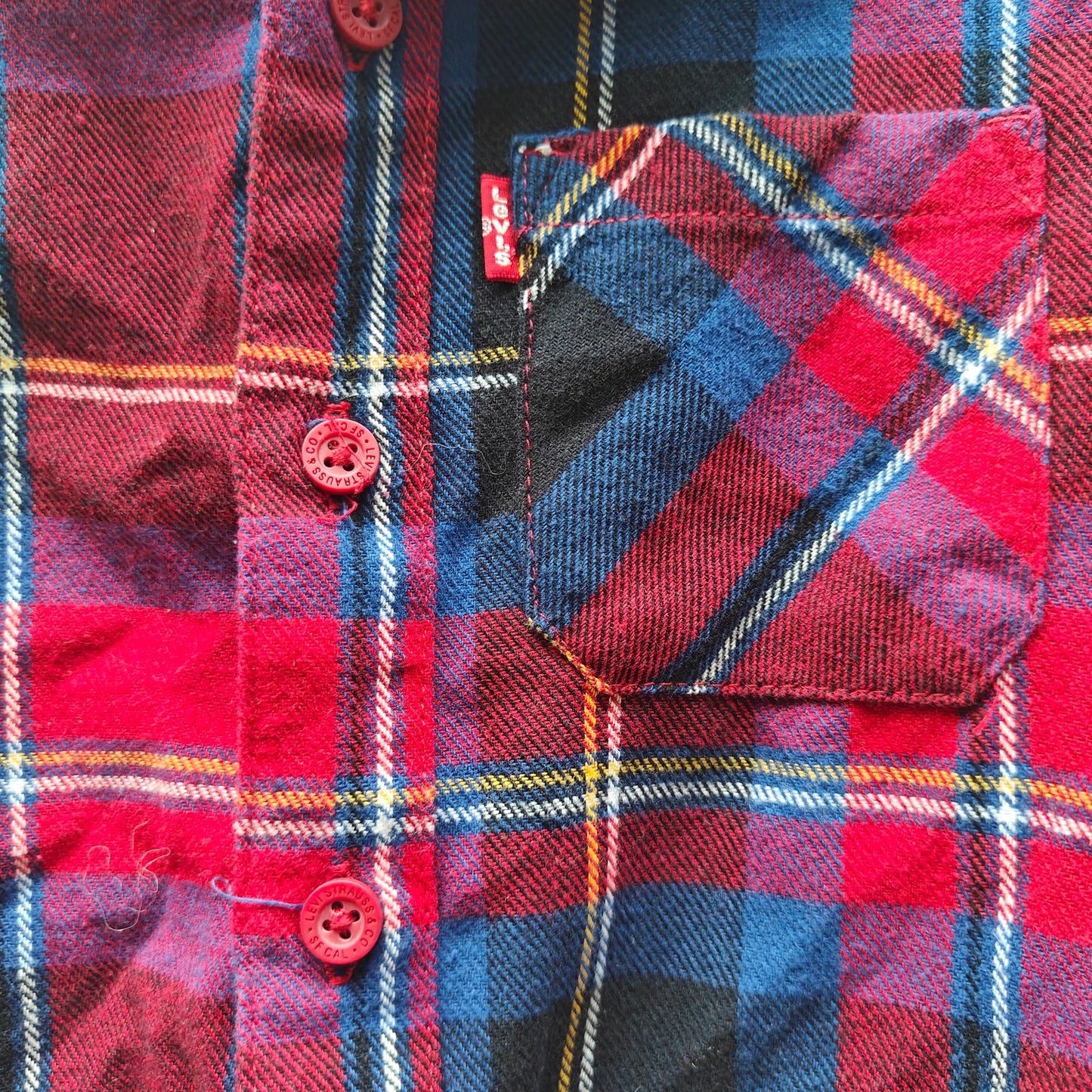 Levi’s Kids Flannel Shirt Red Blue Plaid Size S 4-5Y Button Front Warm Cozy Soft