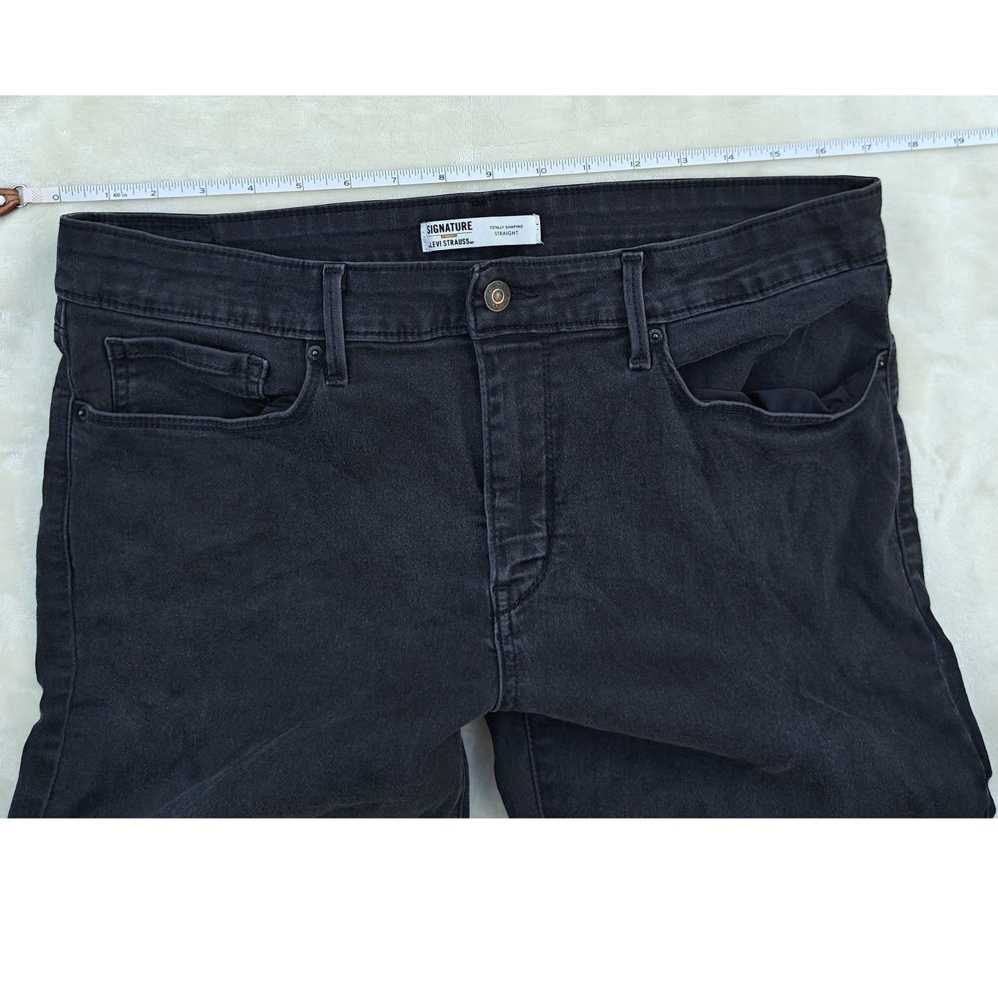 Signature by Levi Strauss & Co. Men’s Jeans 33x30 – Black Stretch Denim