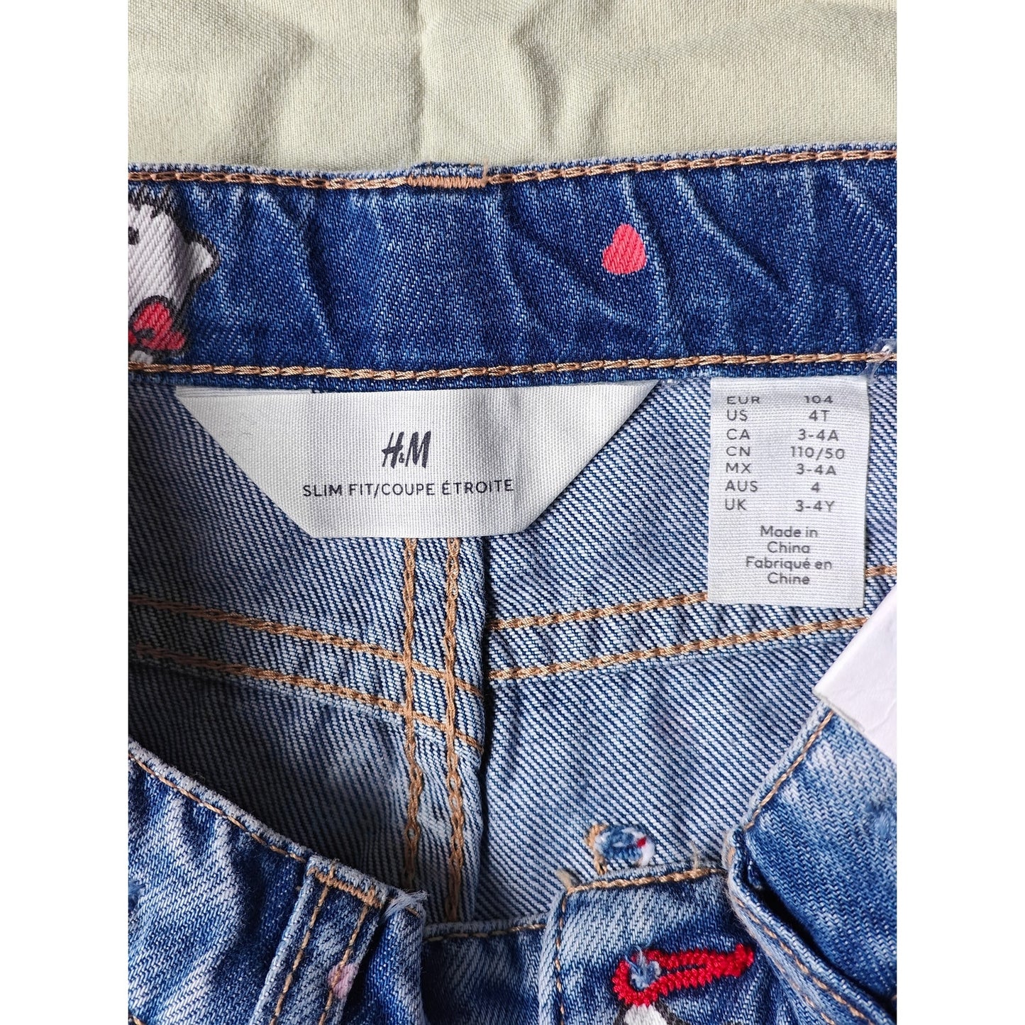 H&M Hello Kitty Girls Slim Fit Wide Leg Jeans 4T NWT Blue Denim Hearts Print