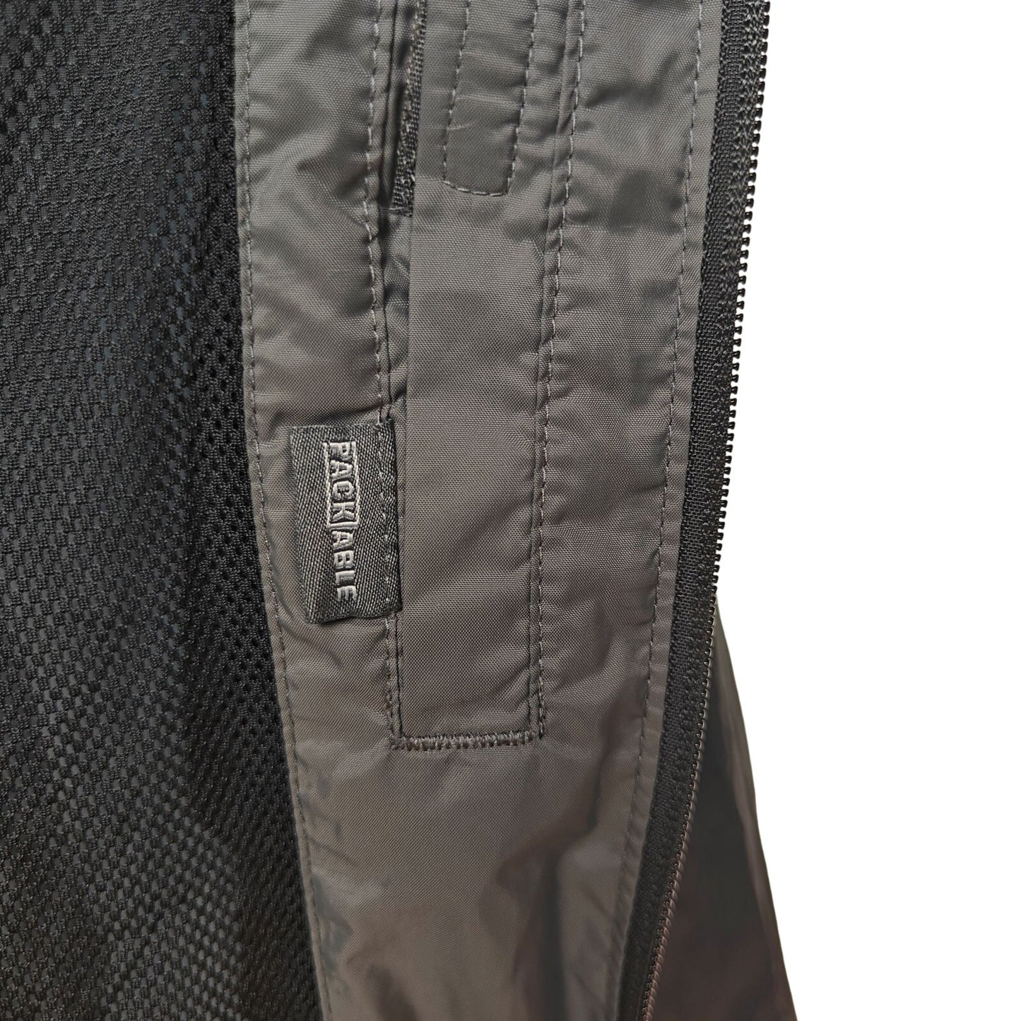 Columbia Men’s Hooded Rain Jacket Black/Gray Lightweight Windbreaker – Size L