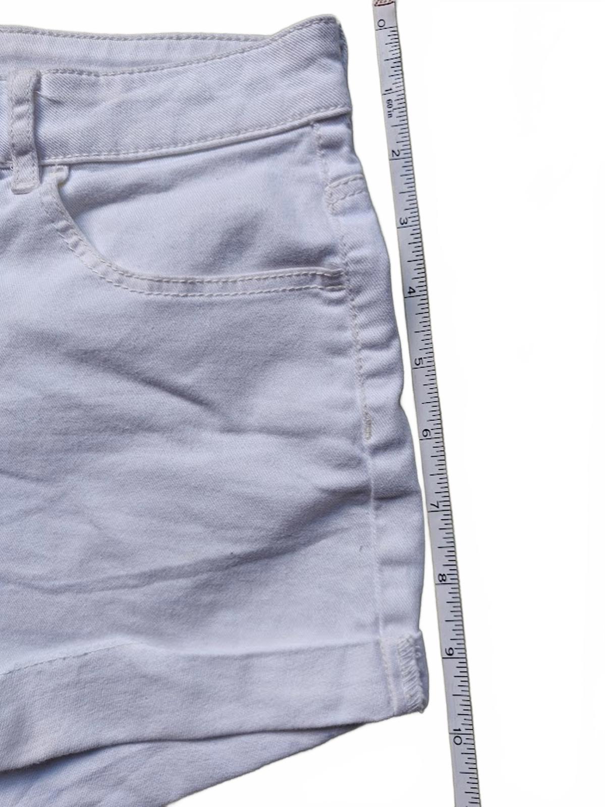 H&M White Denim High Rise Cuffed Shorts Women’s Summer Casual Jean Shorts