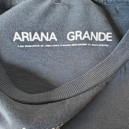Ariana Grande Graphic Crop Tee – 2022 Bravado Licensed Portrait T-Shirt