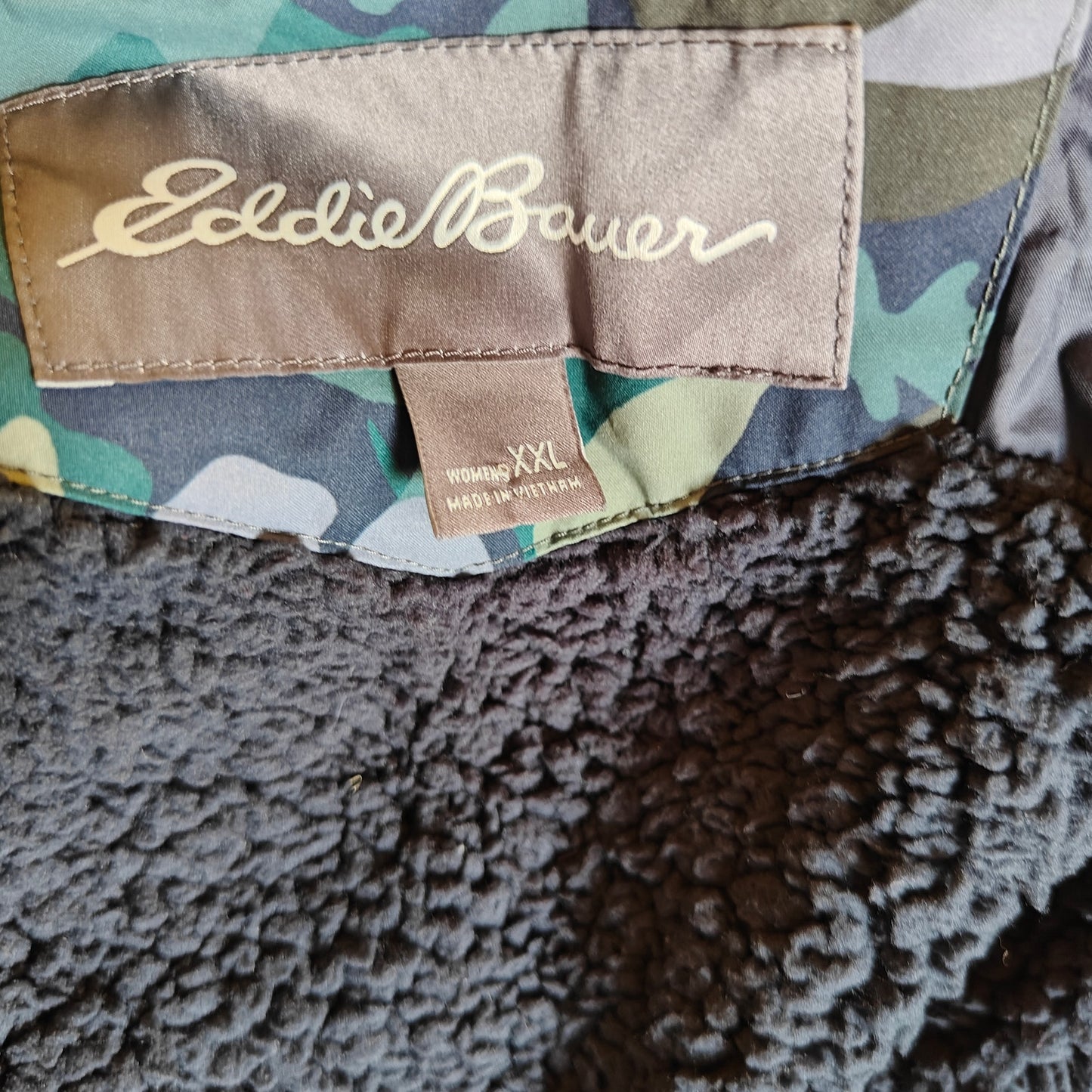 Eddie Bauer Women’s XXL Camo Down Puffer Parka Faux-Fur Hood