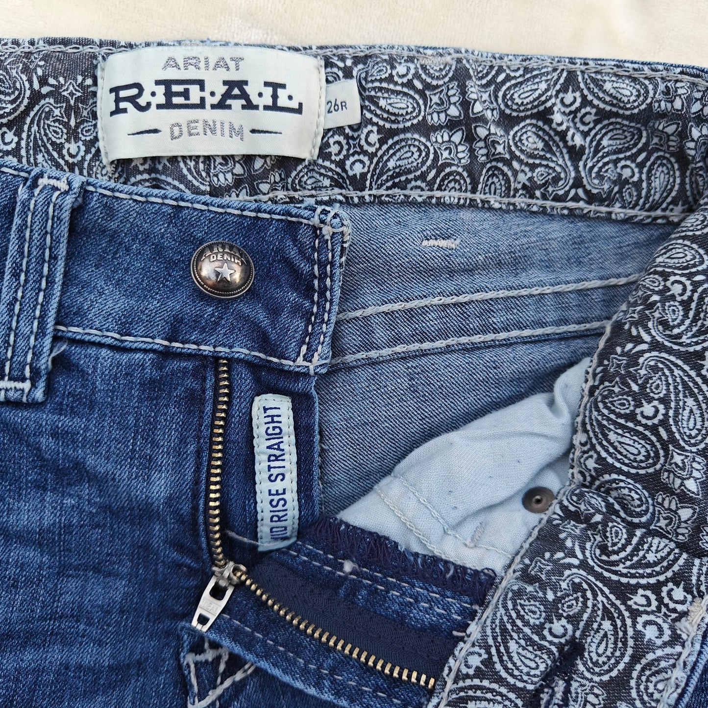 Ariat R.E.A.L. Mid Rise Straight Jeans Women’s 26R Blue Denim