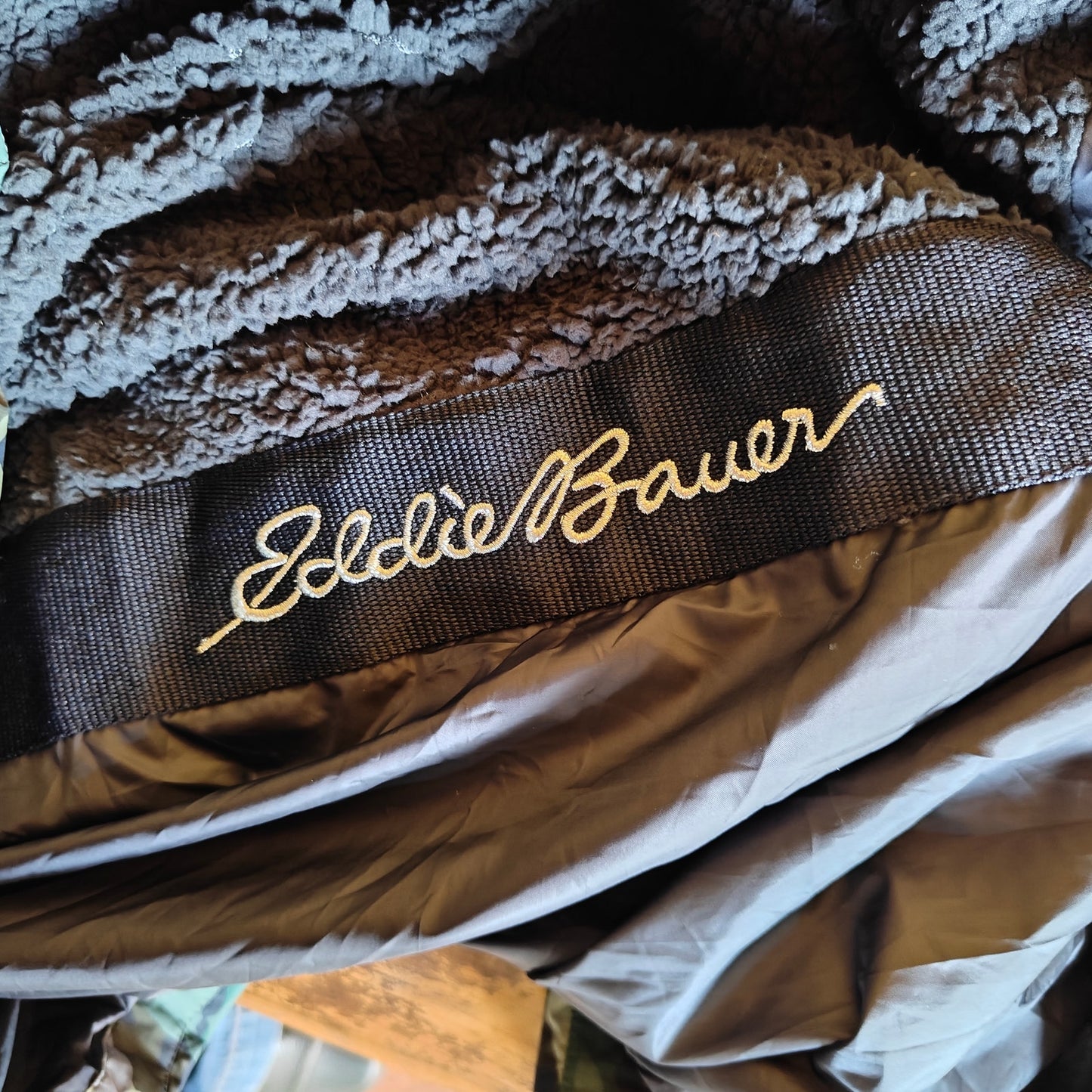 Eddie Bauer Women’s XXL Camo Down Puffer Parka Faux-Fur Hood