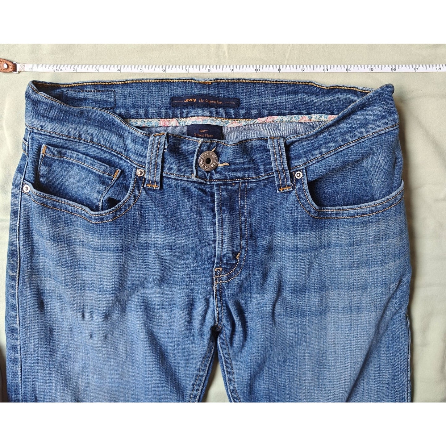 Levi’s 542 Bootcut Jeans Size 10 Medium Wash Raw Hem Stretch Denim