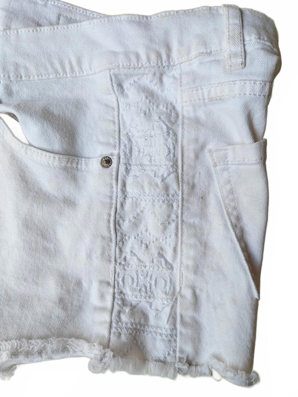 Garage White Retro High Rise Denim Shorts Size 5