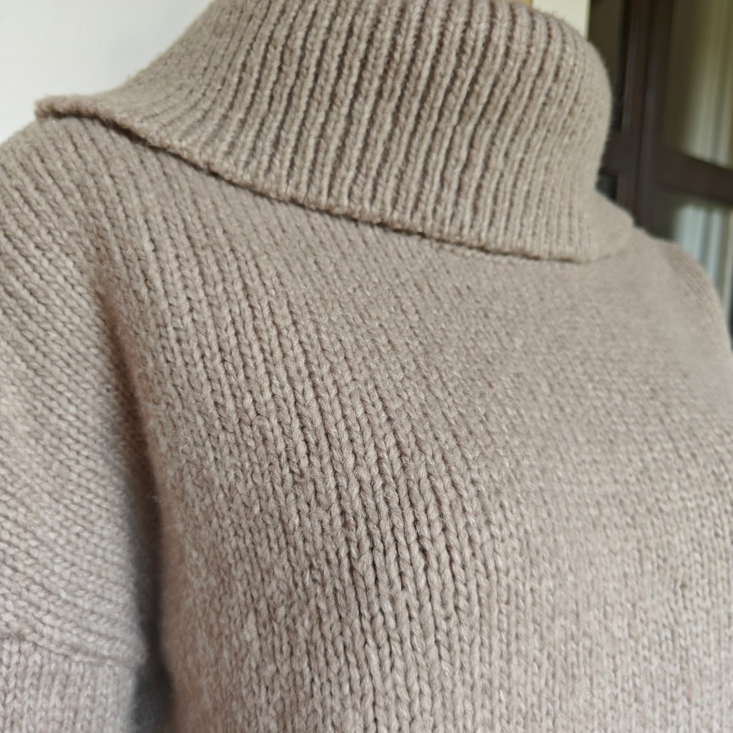 Banana Republic Chunky Turtleneck Sweater Women’s M Taupe Oversized Knit