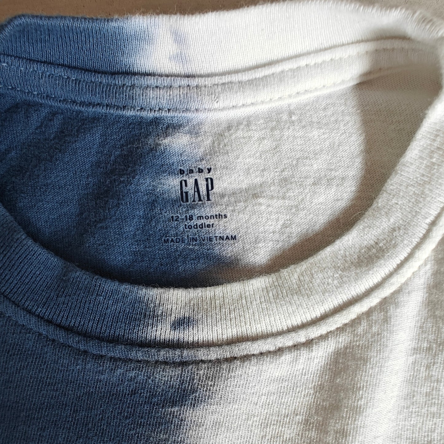 Baby Gap dip-dye pocket tee 12–18M blue/white toddler short sleeve