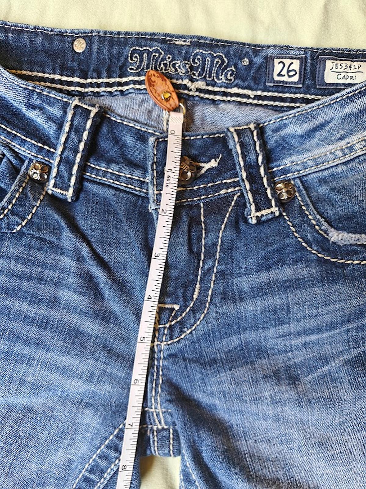 Miss Me Buckle 8 Capri Jeans - Size 26