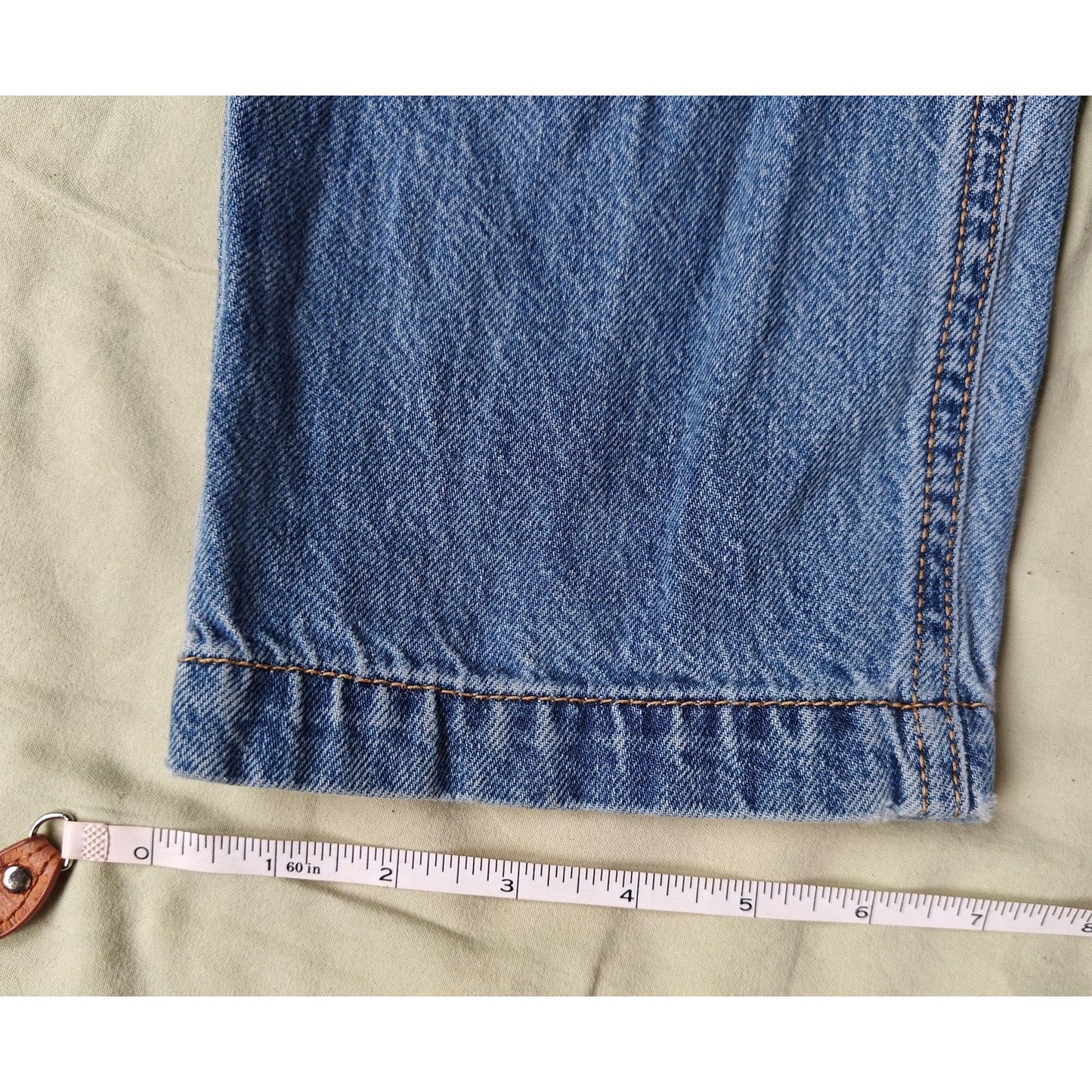 BDG High Rise Mom Jeans Blue Tapered Vintage 90s Style Size 28 Urban Outfitters