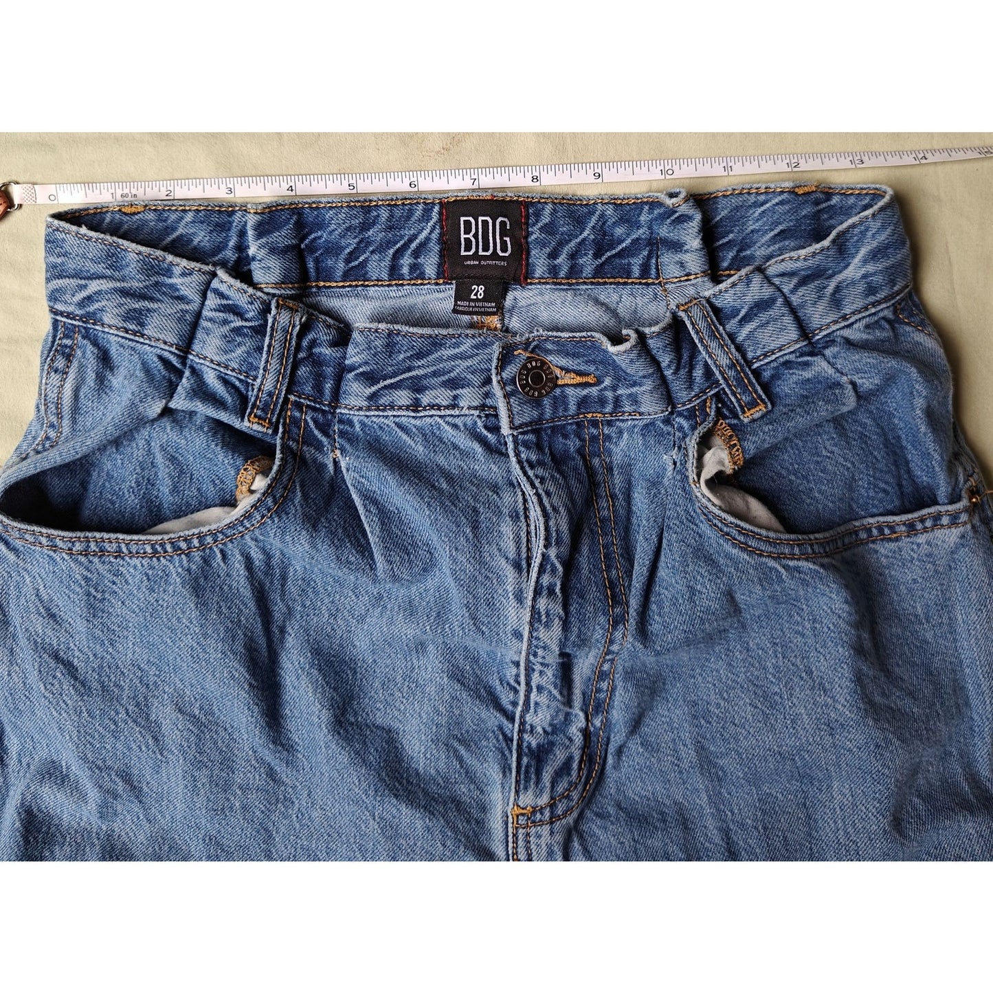 BDG High Rise Mom Jeans Blue Tapered Vintage 90s Style Size 28 Urban Outfitters
