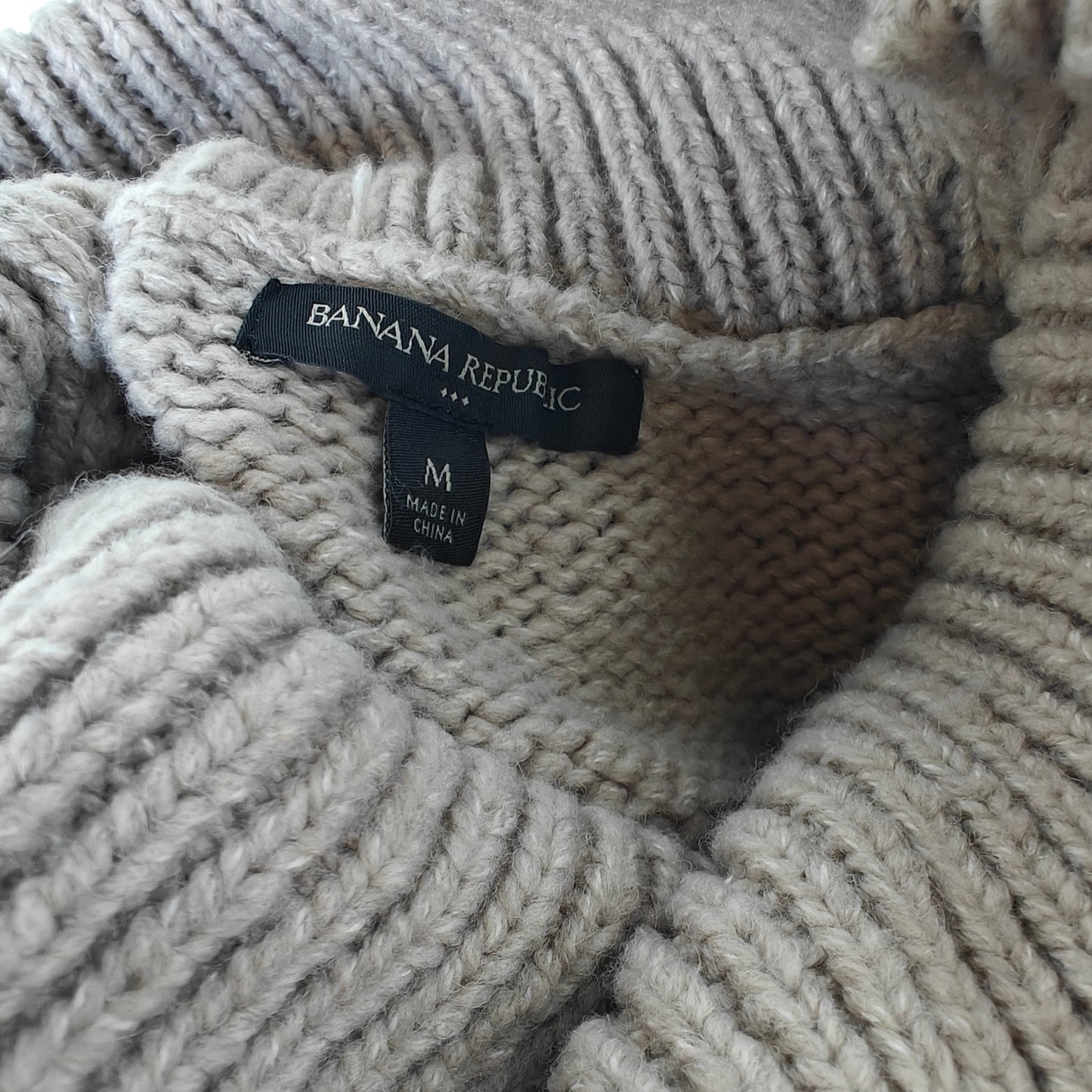 Banana Republic Chunky Turtleneck Sweater Women’s M Taupe Oversized Knit