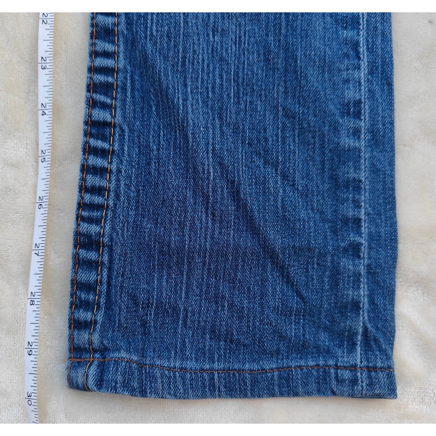 True Religion Made in USA Jeans Sz 27 – Mid Rise Straight Leg Denim