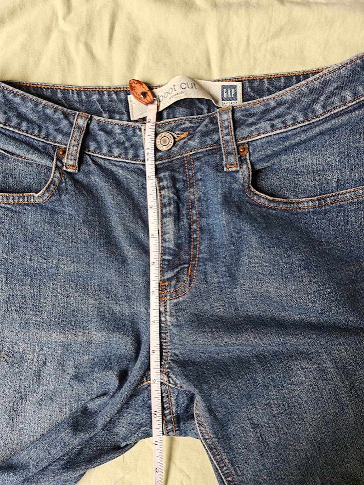 Gap Bootcut Stretch Cropped Jeans - Size 6