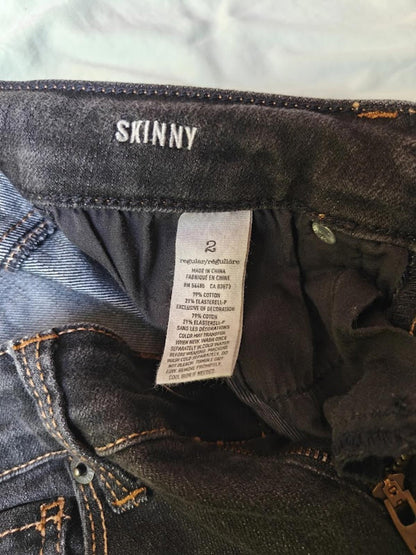 American Eagle Low Rise Skinny Stretch Jeans in Black - Size 2