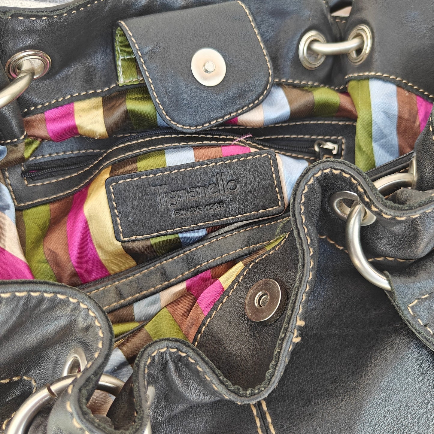 Tignanello Black Leather Shoulder Bag Tote – Contrast Stitch & Ring Hardware