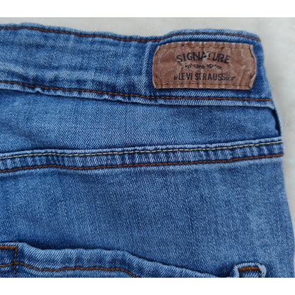 Signature by Levi Strauss High Rise Slim Crop Jeans 8 / W29 Medium Wash