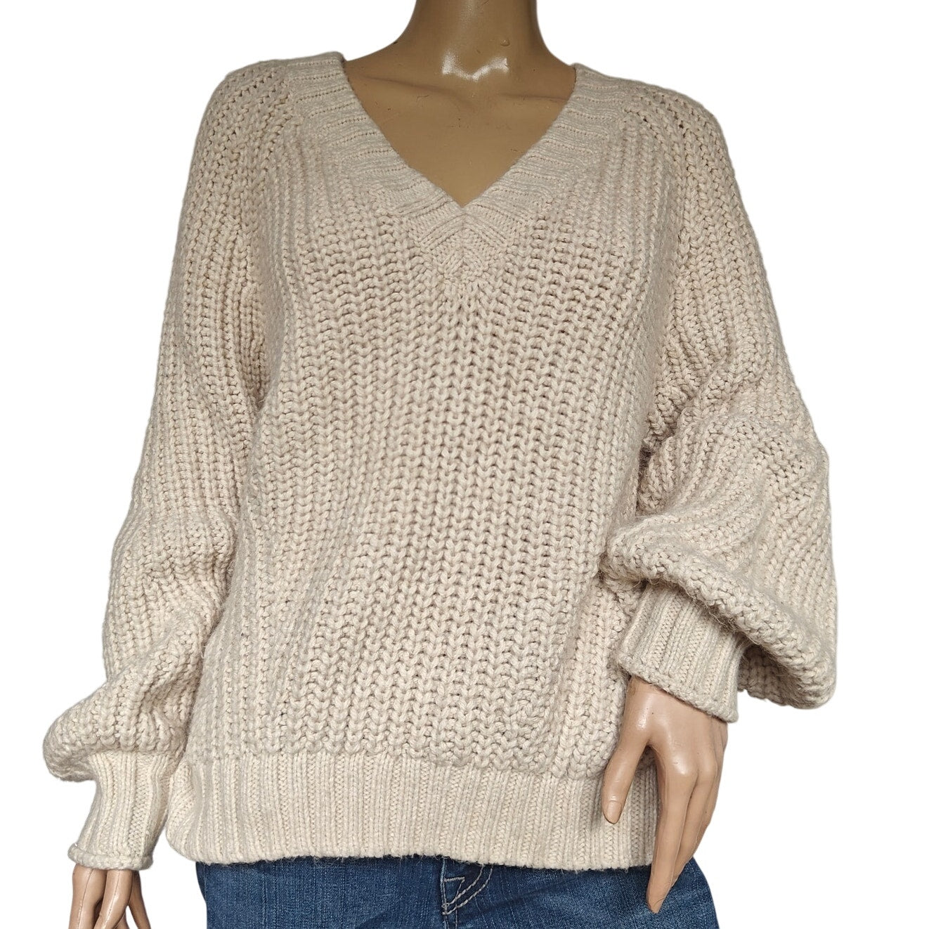 American Eagle chunky V-neck cable knit sweater cream women’s L