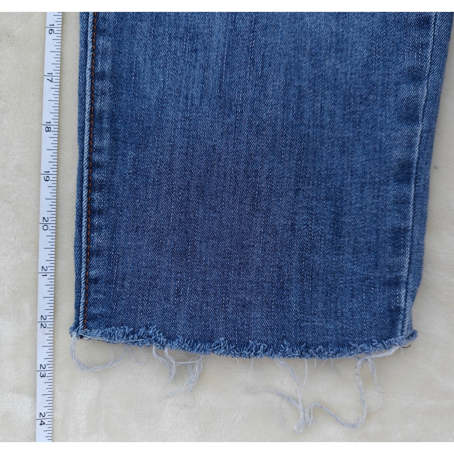 Signature by Levi Strauss High Rise Slim Crop Jeans 8 / W29 Medium Wash